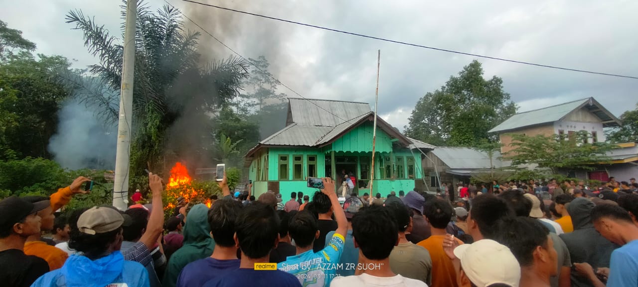 Soal Harimau Sumatera, Kantor TNBBS Resort Suoh Dibakar