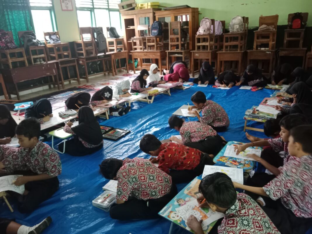 Mahasiswa Unila, Dini Asah Kemampuan Lewat Kampus Mengajar