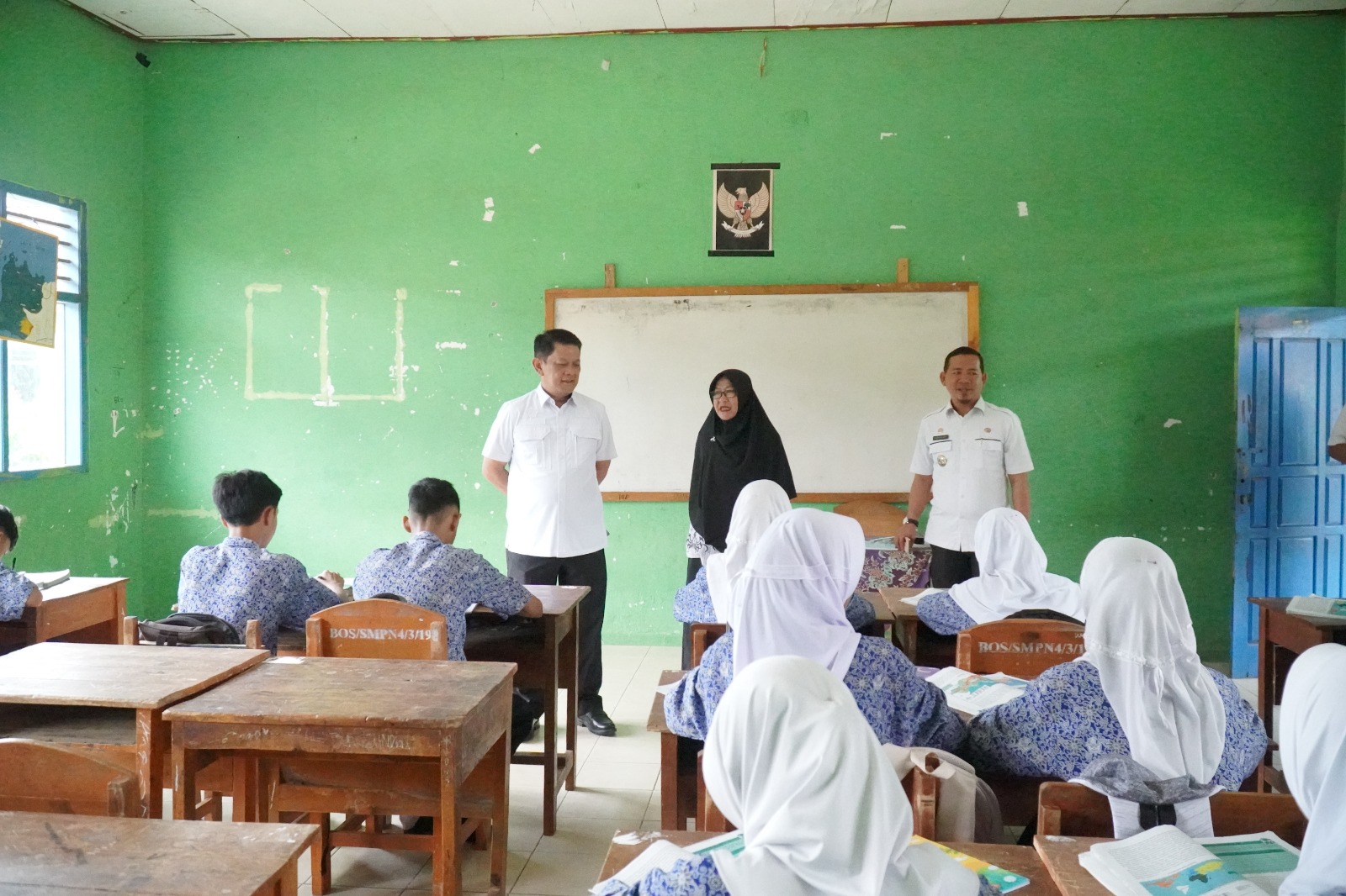 MPLS Berakhir, M. Firsada Tinjau Langsung Proses Belajar di SMPN 9 Tubaba