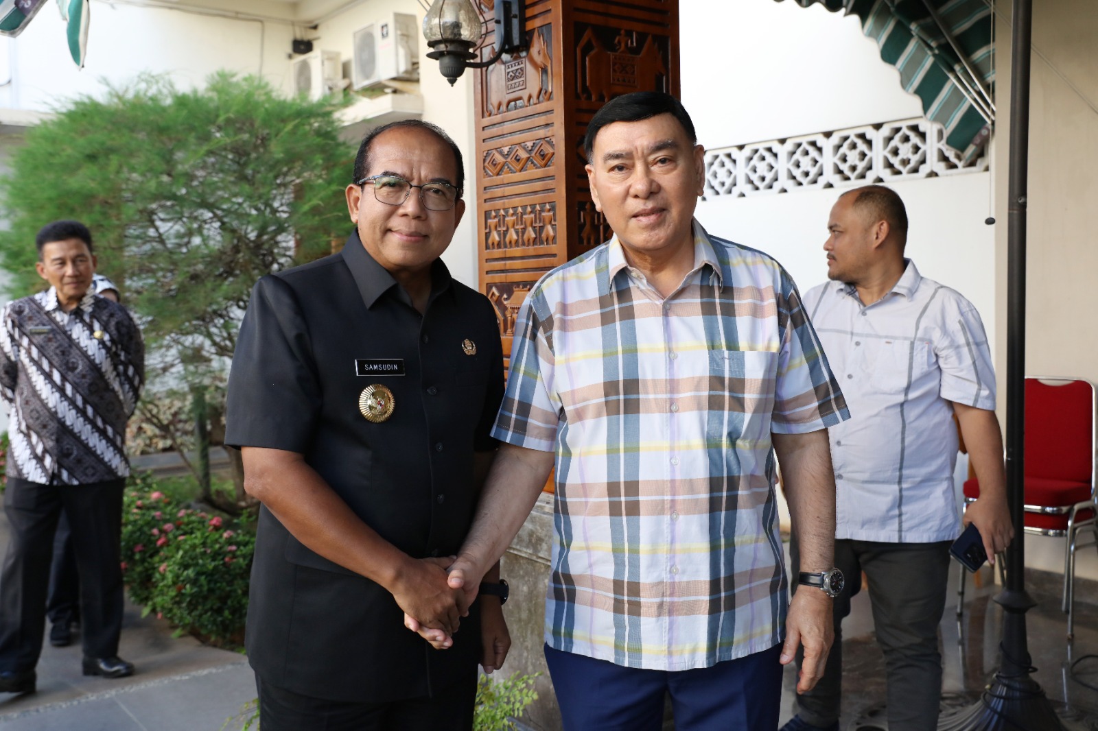 Pj. Gubernur Samsudin Silaturahmi ke Sjachroedin ZP, Ini Beberapa Poin yang Disampaikan