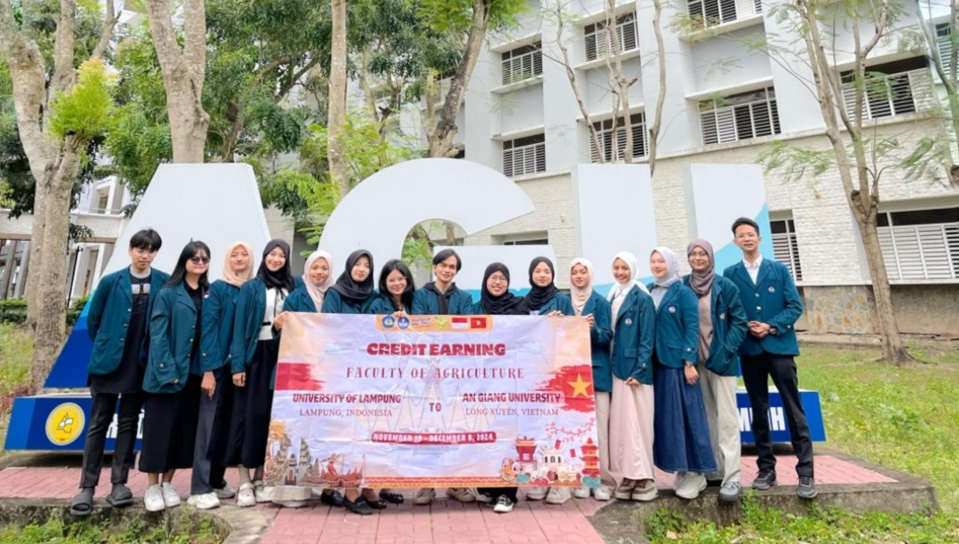 15 Mahasiswa Unila Jalani Program International Student Mobility Di An Giang University