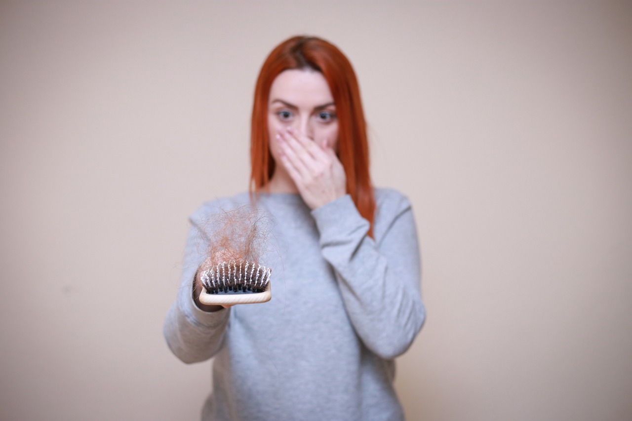 Cukup dengan Masker Alami, Ini Cara Mengatasi Rambut Rontok untuk Wanita