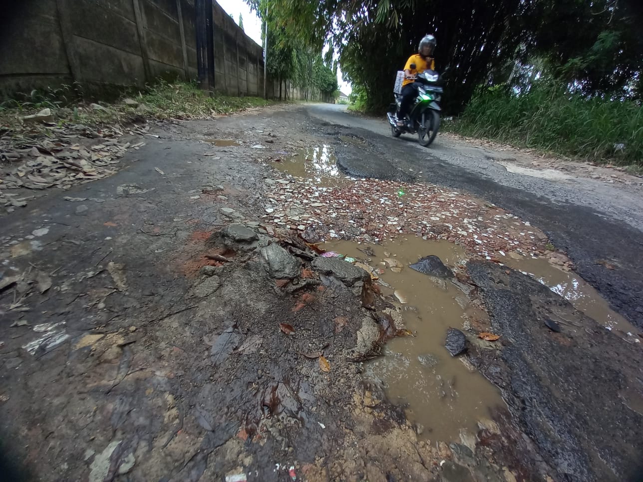 Lapor Bu Walikota! Jalan Nusantara Kedaton Rusak kapan Diperbaiki