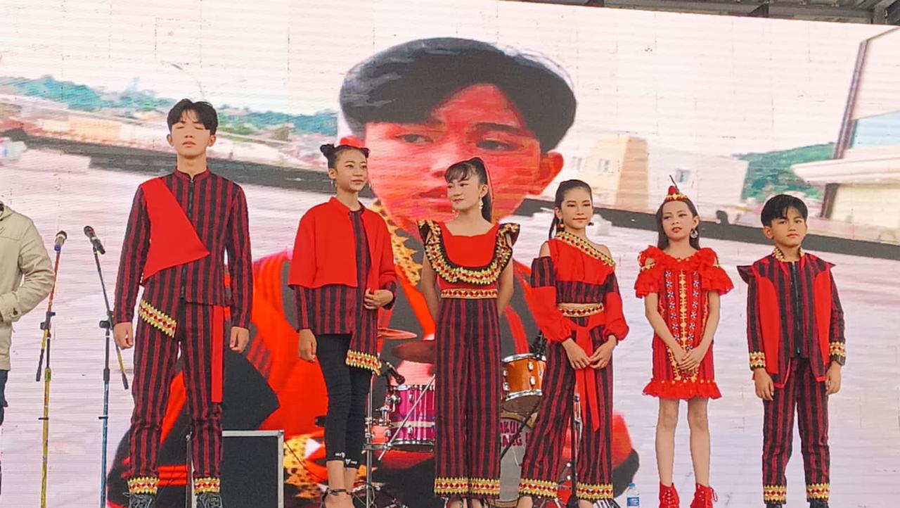 Mulai Dance Hingga Solo Song, AB Manajemen Hibur Pengunjung Fun Food Festival Radar Lampung