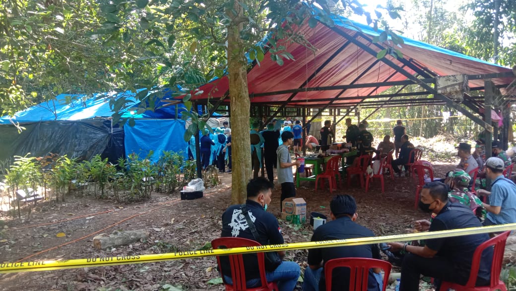 Tim Forensik Ambil Sampel Jenazah Bacaleg A.Rozak