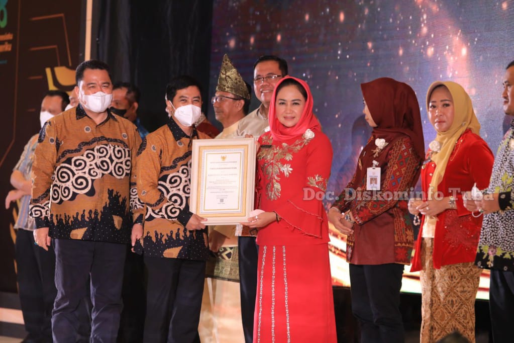 Top! Winarti Antar Tulang Bawang Raih 3 Penghargaan STBM Award Kemenkes