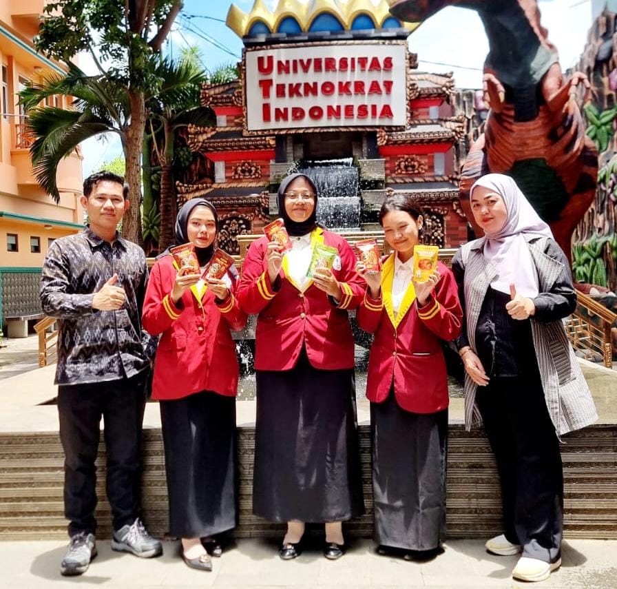 Mahasiswa Teknokrat Pilih Usaha Camilan Jadi Bisnis Bersama