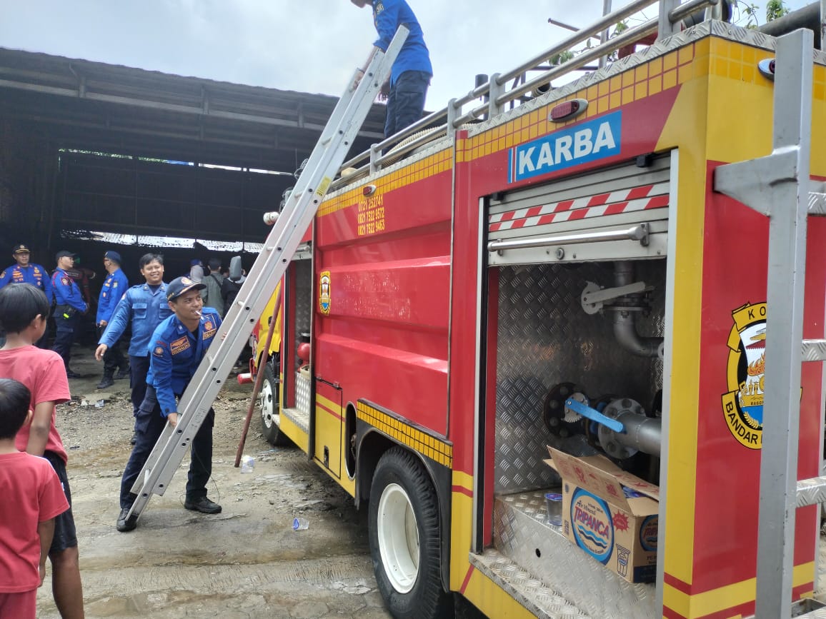 Pabrik Kerupuk Palembang Ikan Sari Terbakar, Ini Dugaan Sementara Api Berasal