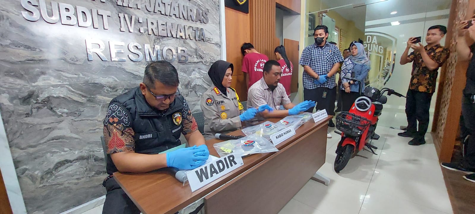 Polda Lampung Tangkap 2 Pelaku Ganjal ATM, Korban Rugi Ratusan Juta