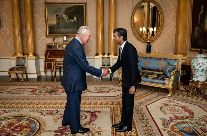 Rishi Sunak Ditunjuk Raja Charles III sebagai PM Inggris