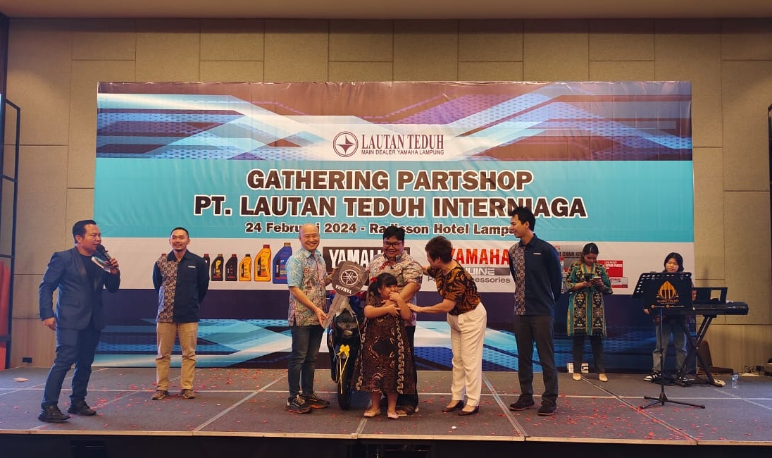 Selamat! Christoper Raih Sepeda Motor Dalam Gathering Partshop PT Lautan Teduh Interniaga