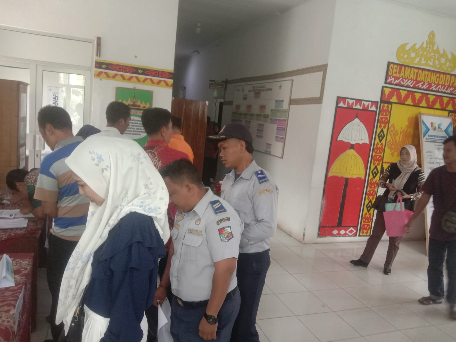 Penerima Bantuan Hut KORPRI ke 53 pemkab Lampura Formalitas Orang Mampu