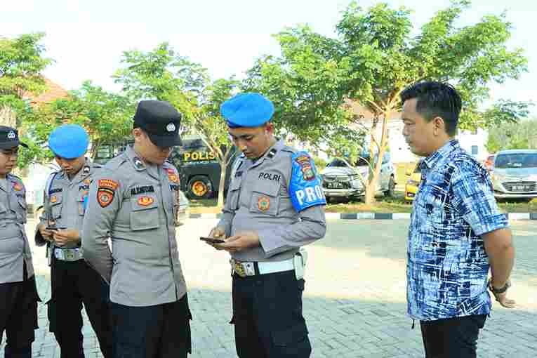 Siepropam Polres Tubaba Sidak Handphone Personil, Ada Apa Ya?