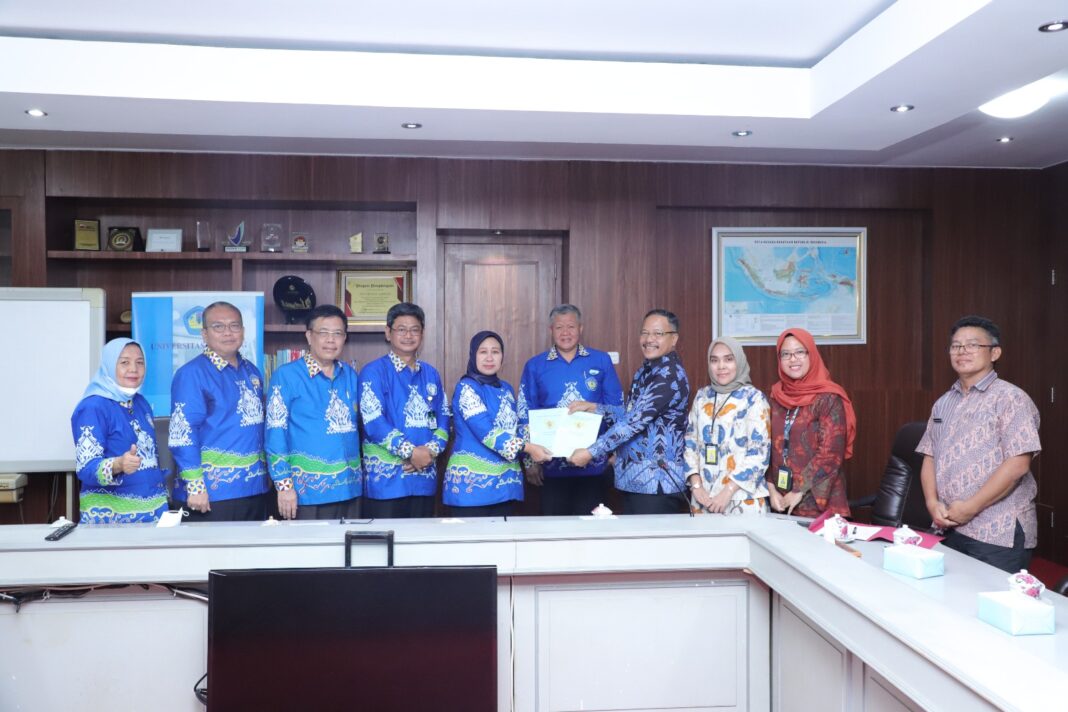 BPN Lamsel Serahkan 2 Sertifikat Tanah ke Unila, Ini Lokasinya