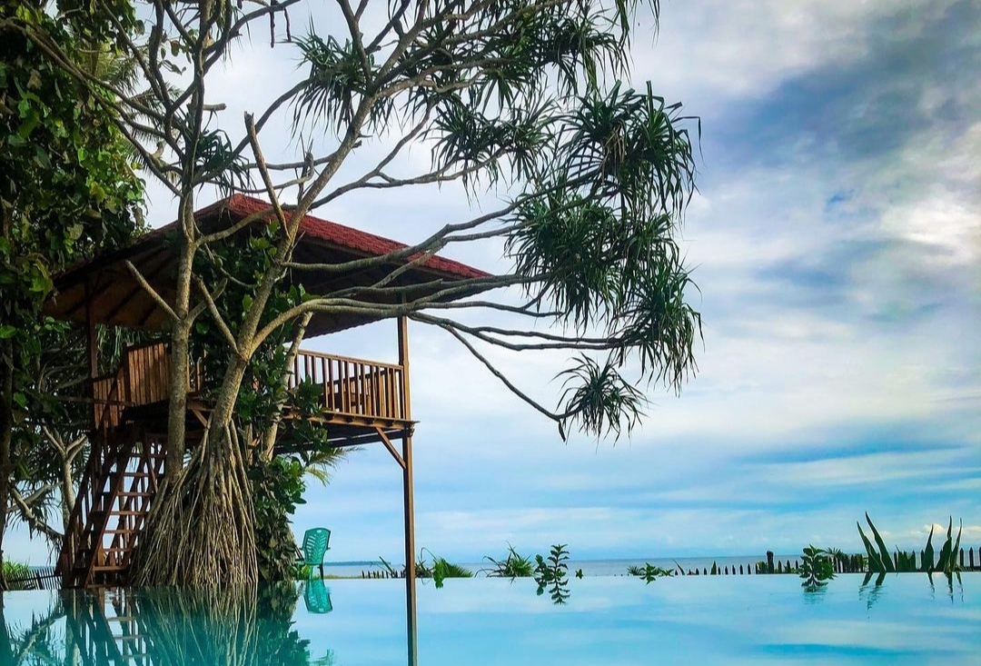 5 Wisata Pantai di Pesisir Barat Lampung Pesona Pantai disekitaran Pura hingga Surga Bagi Peselancar