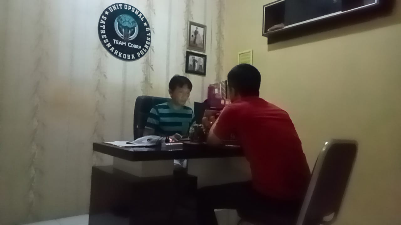 Ditemukan Bekas Pakai Sabu, Oknum Lurah di Lampura Digelandang Polisi