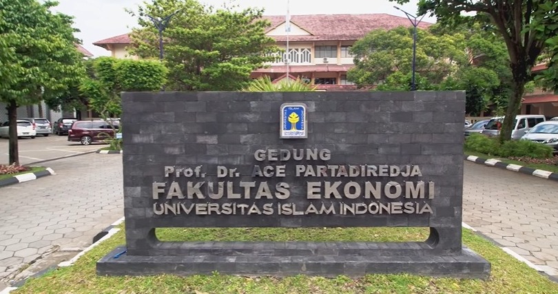 28 Kampus Swasta dengan Jurusan Ekonomi Terbaik Versi EduRank