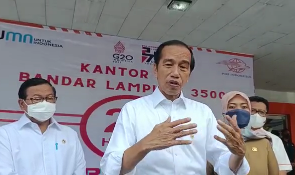 Tegaskan Penyaluran BSU Wajib Dipercepat, Jokowi: Saya Pantau, Cek Satu Persatu!