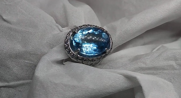 Mengulik Pesona Batu Akik Topaz