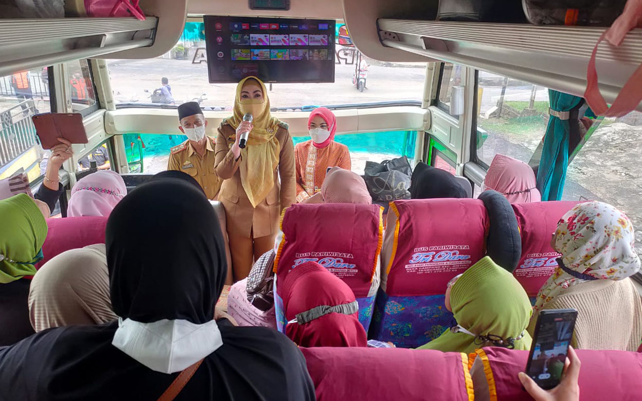 Lepas Jemaah Majelis Taklim, Ini Pesan Bupati Tanggamus