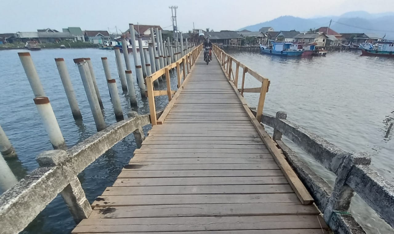TERBENGKALAI