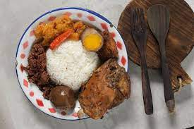 Rekomendasi Kuliner Legendaris Terenak di Semarang, Wajib Coba Wedang Kacang Hingga Gudeg
