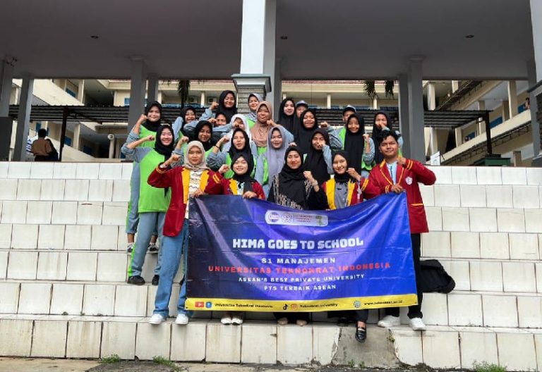 HIMA Goes To School Sambangi SMK Gajah Mada
