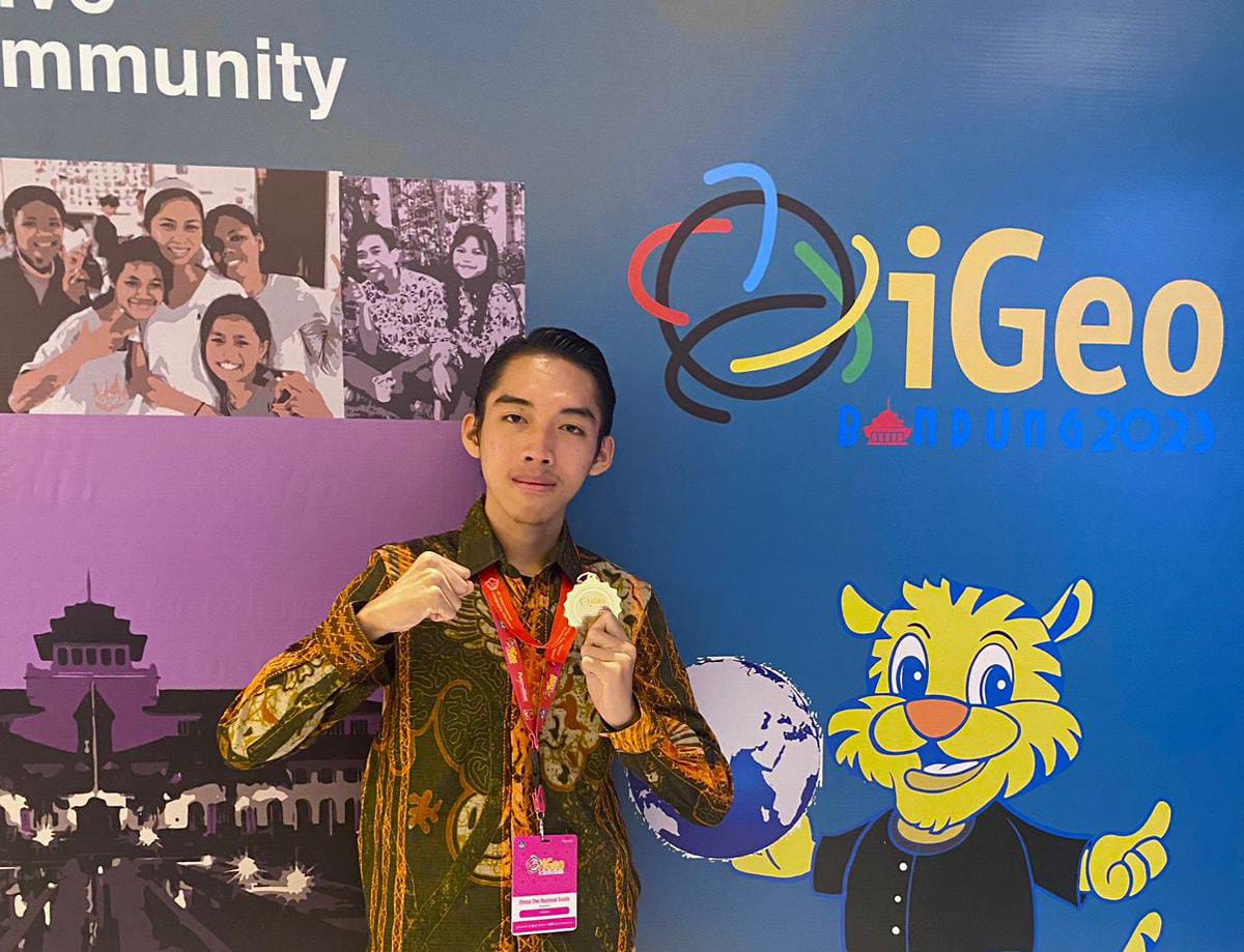 Jadi Salah Satu Perwakilan Indonesia, Siswa SMA Al Kautsar Raih Medali Perak IGeO ke-19