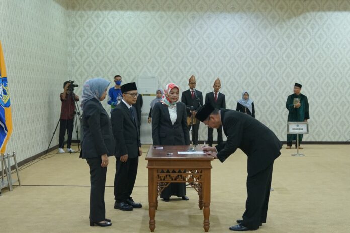 Rektor Unila Lantik Ketua SPI hingga Wadek 1 FMIPA Unila