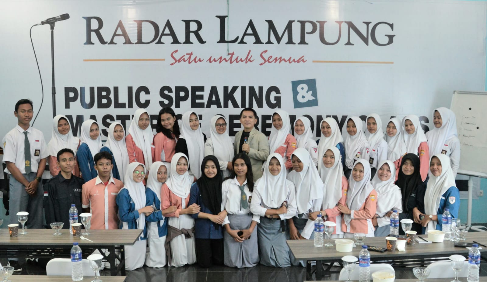 Radar Lampung Buka Kelas Public Speaking Khusus Pelajar