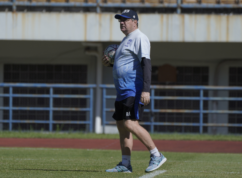 Banyak Pemain Baru, Robert Berharap Mesin Gol Persib Bandung Kian Ganas