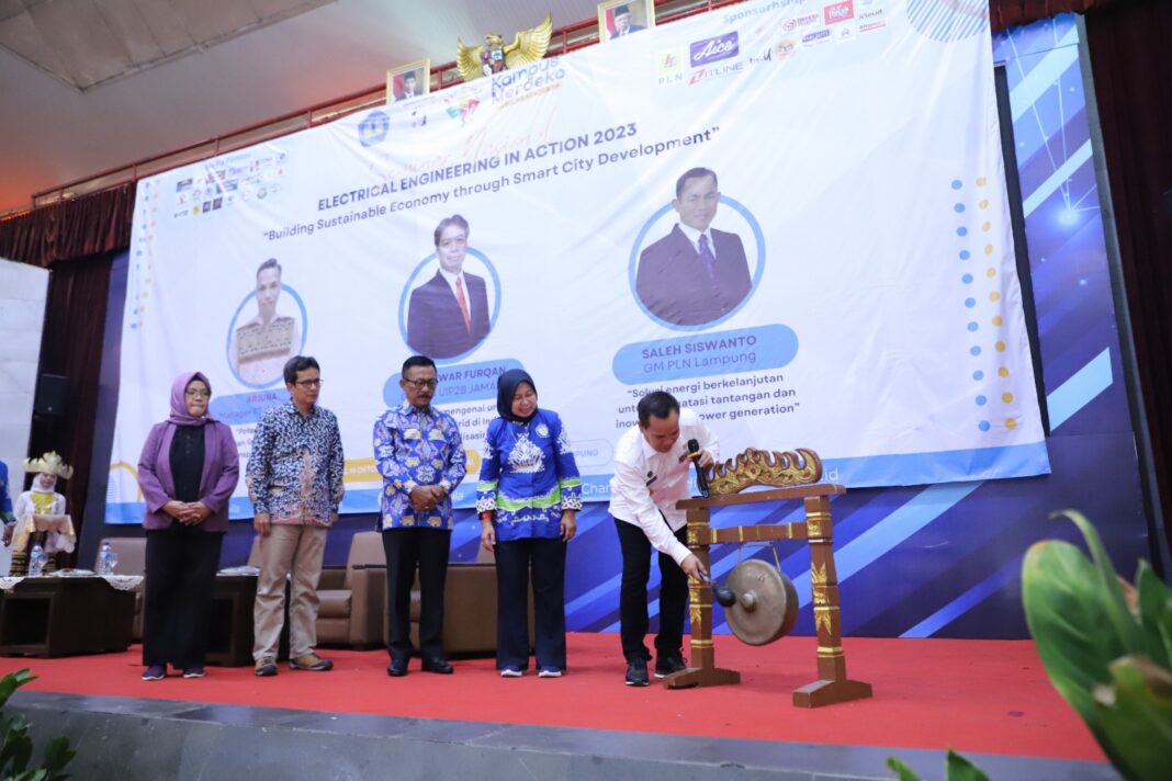 Gelar Semnas EEA 2023, Unila Dorong Kemajuan Berkelanjutan Melalui Inovasi dan Teknologi