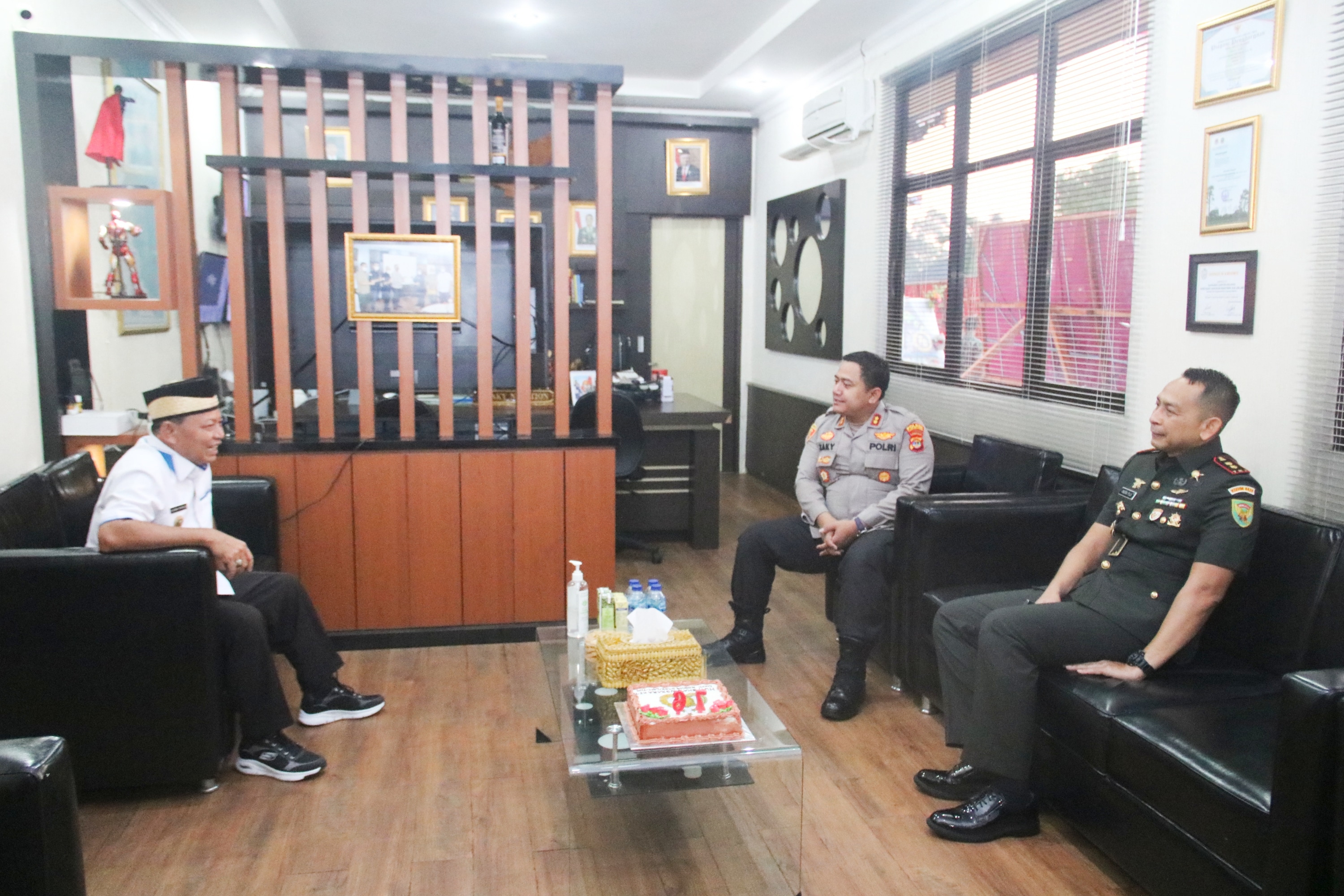 HUT Bhayangkara, Bupati dan Dandim Lampung Timur Kasih Surprise