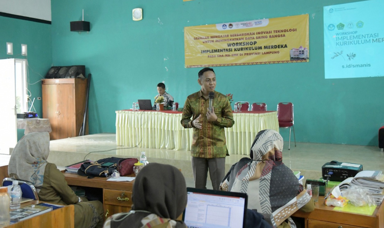 PKM UTI di SMAN 1 Sumberejo, Lokakarya Kurikulum Merdeka Hingga Pembuatan Game Edukasi