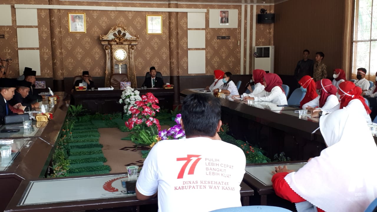 TKS Medis Way Kanan Adukan Nasib Ke DPRD: Bekerja 15 Tahun Tapi Tak Bergaji