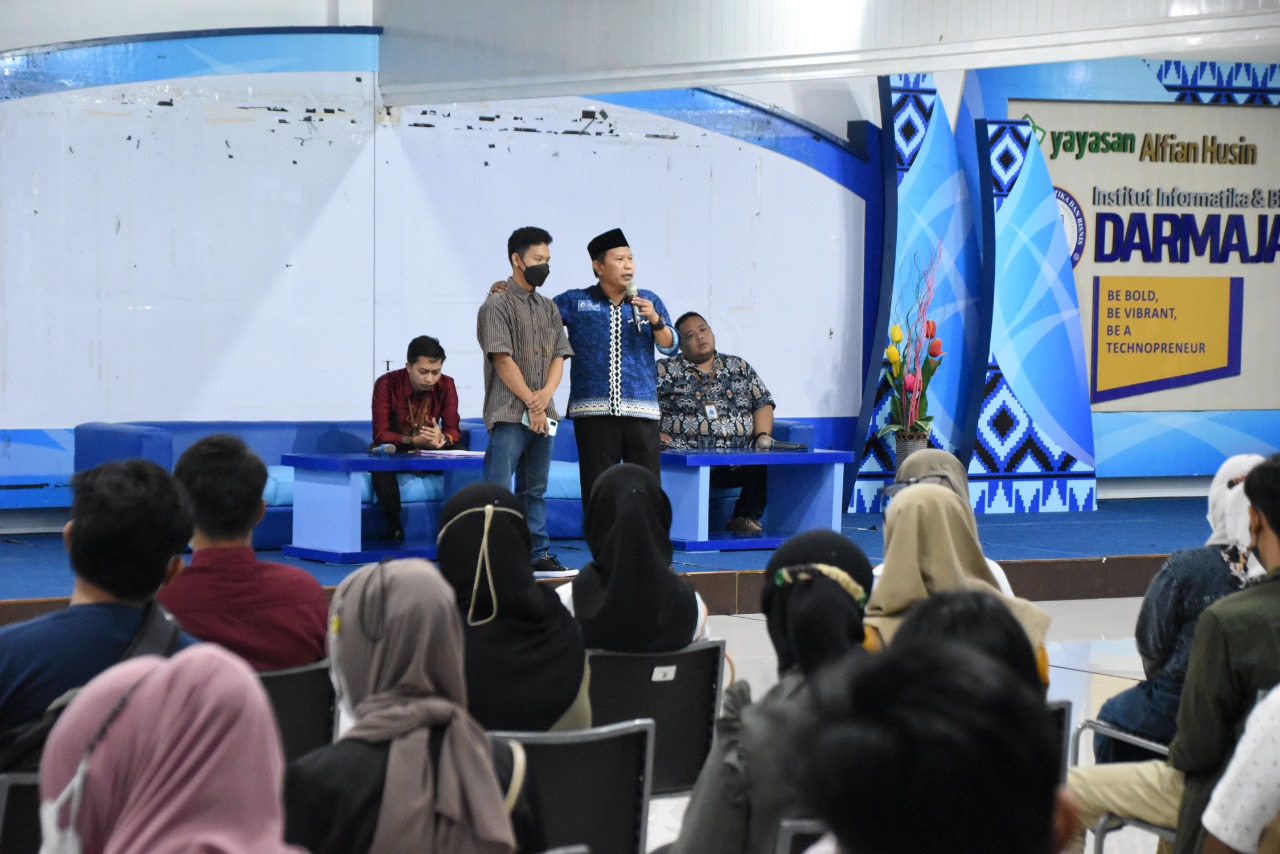 Ditinggal Orangtua Sejak Balita, Penerima Beasiswa KIP Kuliah Kampus The Best Ini Ingin Jadi Programmer