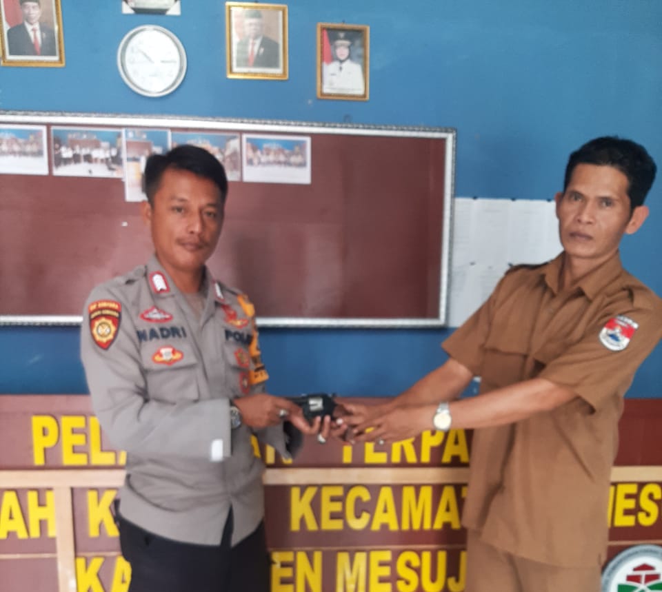 Satu Senpira dari Masyarakat di Mesuji Diserahkan ke Polisi