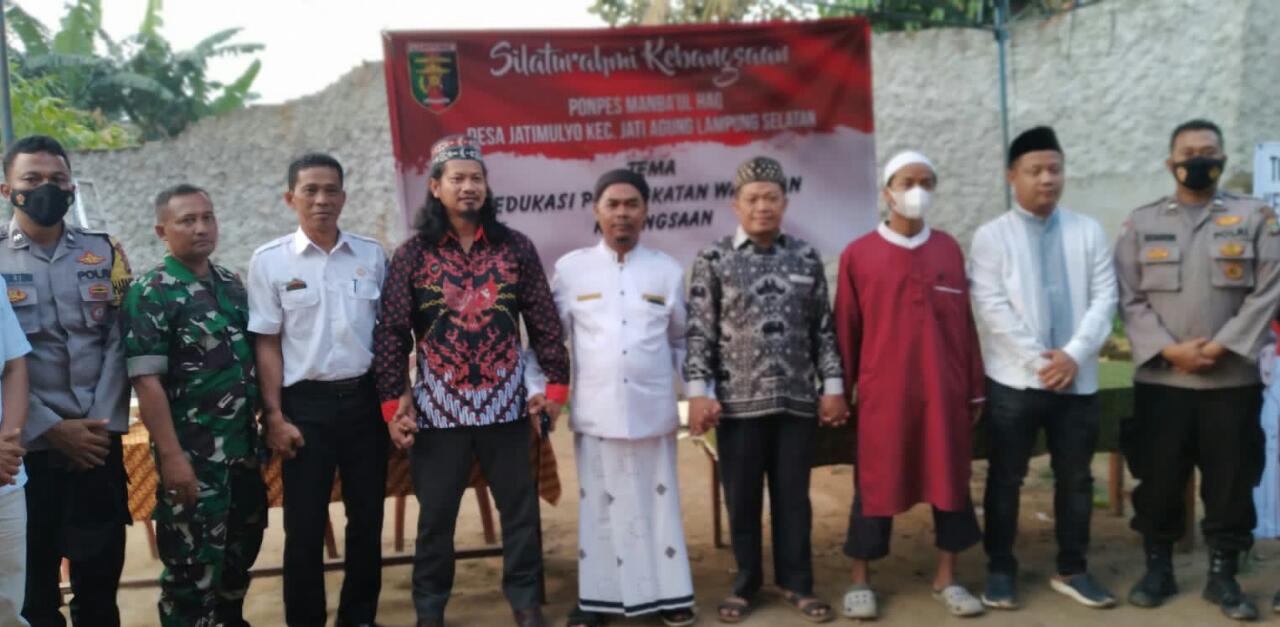 Jamaah Ponpes Manba'ul Haq Ikrarkan Janji Setia Pancasila dan NKRI