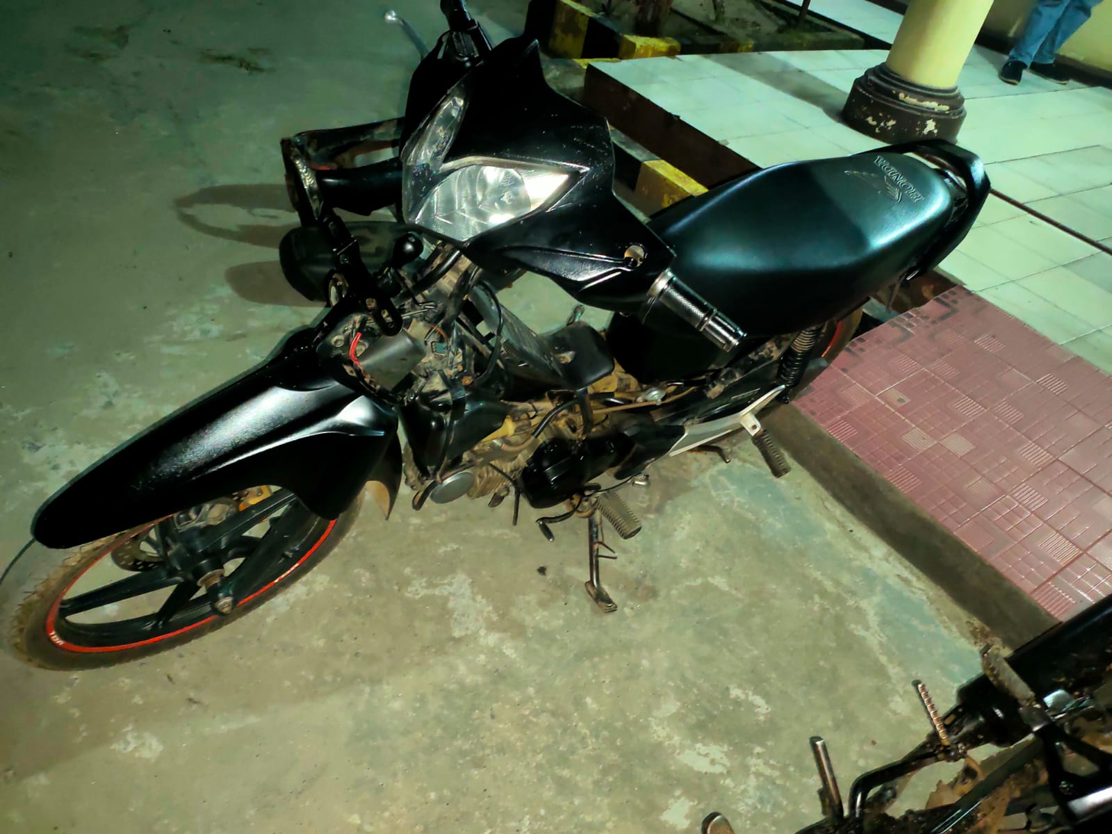 Nekat Tabrak Mobil Polisi Saat Akan Diamankan, Tersangka Curanmor Didor