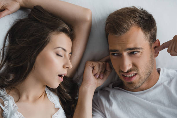 9 Cara Hentikan Kebiasaan Mendengkur Saat Tidur di Malam Hari