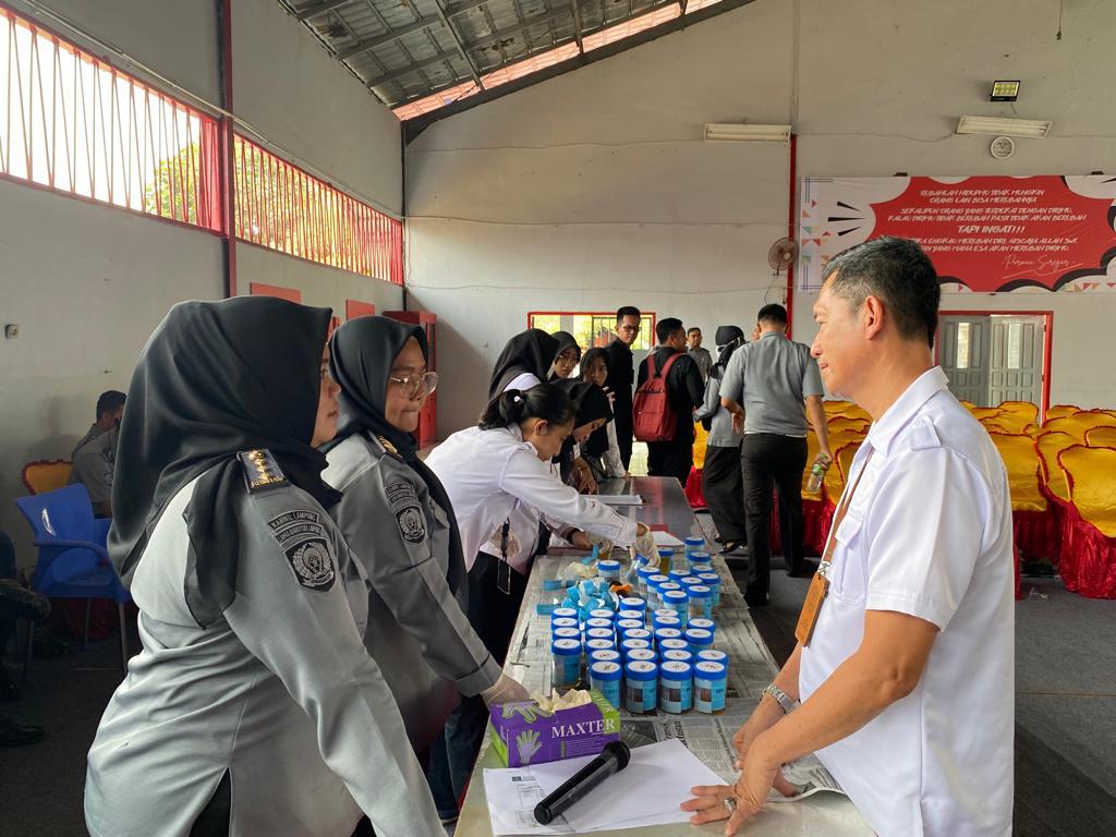 Petugas Lapas Narkotika Bandar Lampung Dites Urine, Begini Hasilnya
