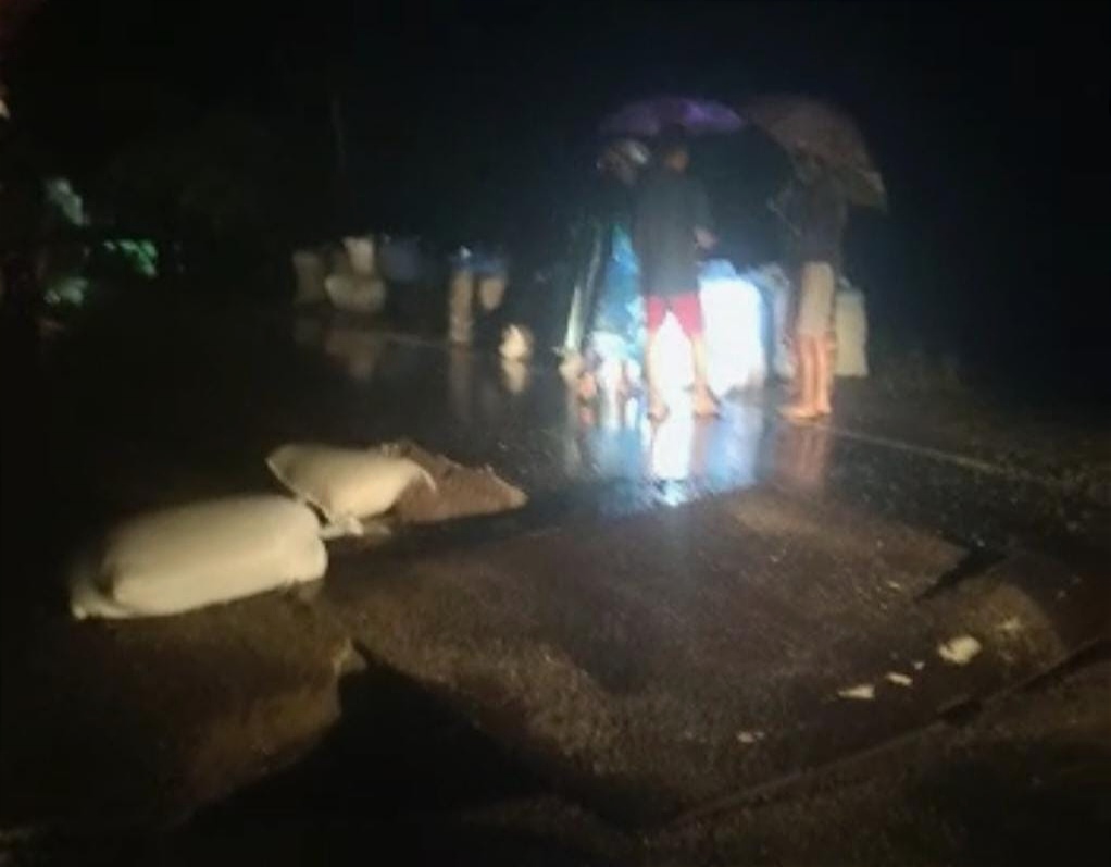 Lantai Jembatan di Way Laay Kembali Amblas, Jalur ke Bengkulu Terancam Putus