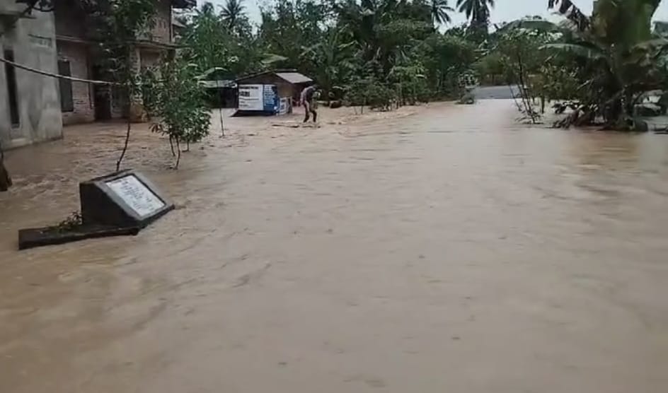 Ratusan Rumah di Tanggamus Lampung Terendam, Jalan Utama Kecamatan Sempat Putus