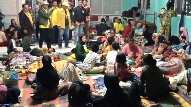 Wakil Ketua DPRD Lampung Selatan Bantu Korban Banjir di Desa Banyumas
