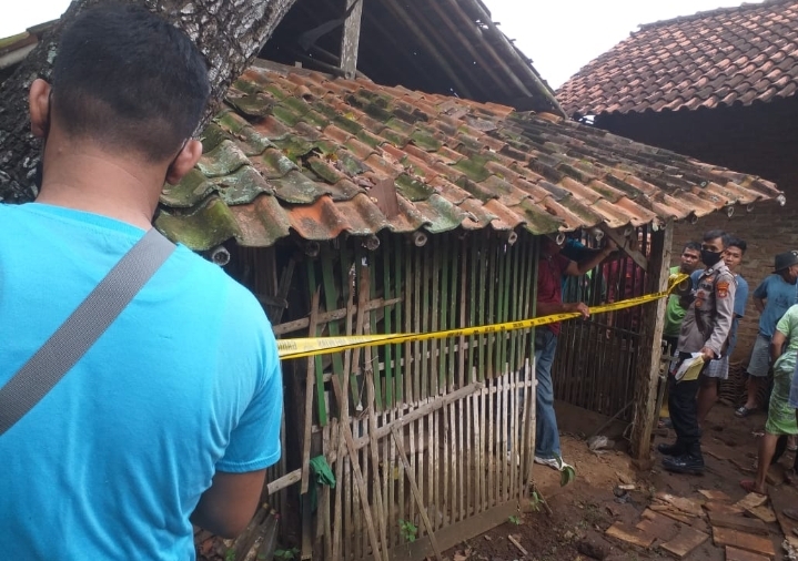 Diduga Depresi Karena Sakit Menahun Tak Kunjung Sembuh, Pria Tua Akhiri Hidup di Kandang Ayam