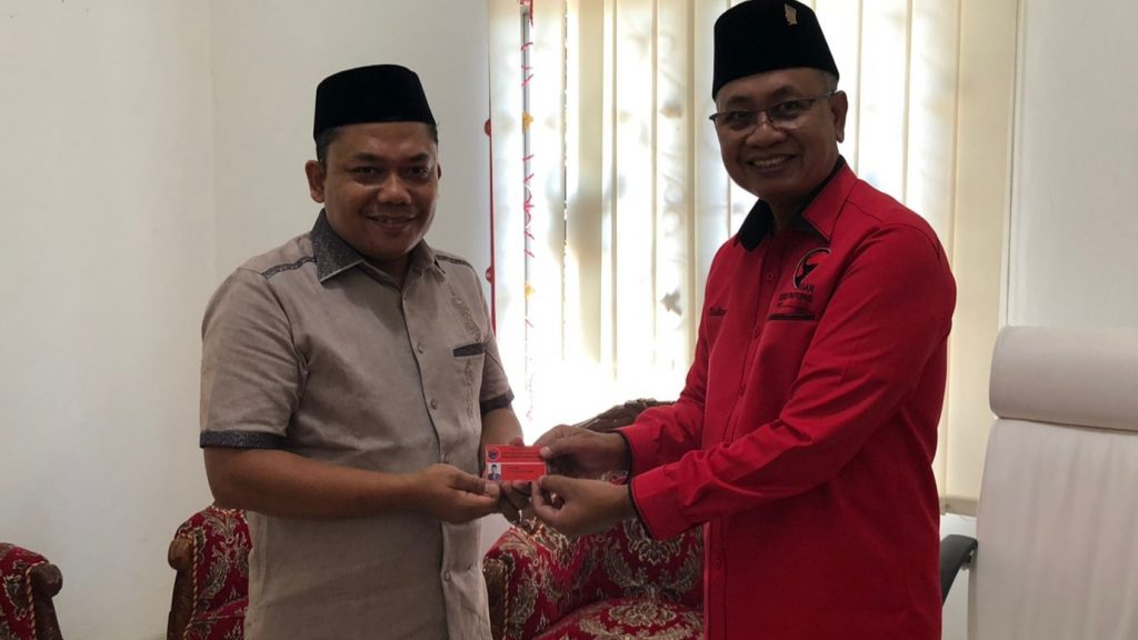 Mantan Komisioner KPU ini Berlabuh ke PDIP Lampung