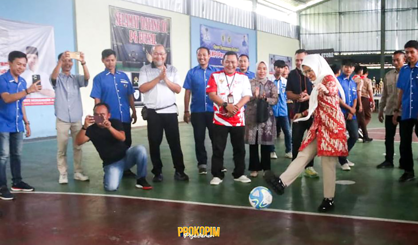 Buka Open Turnamen Futsal KNPI Cup, Nanda Indira Ajak Masyarakat Bergaya Hidup Sehat