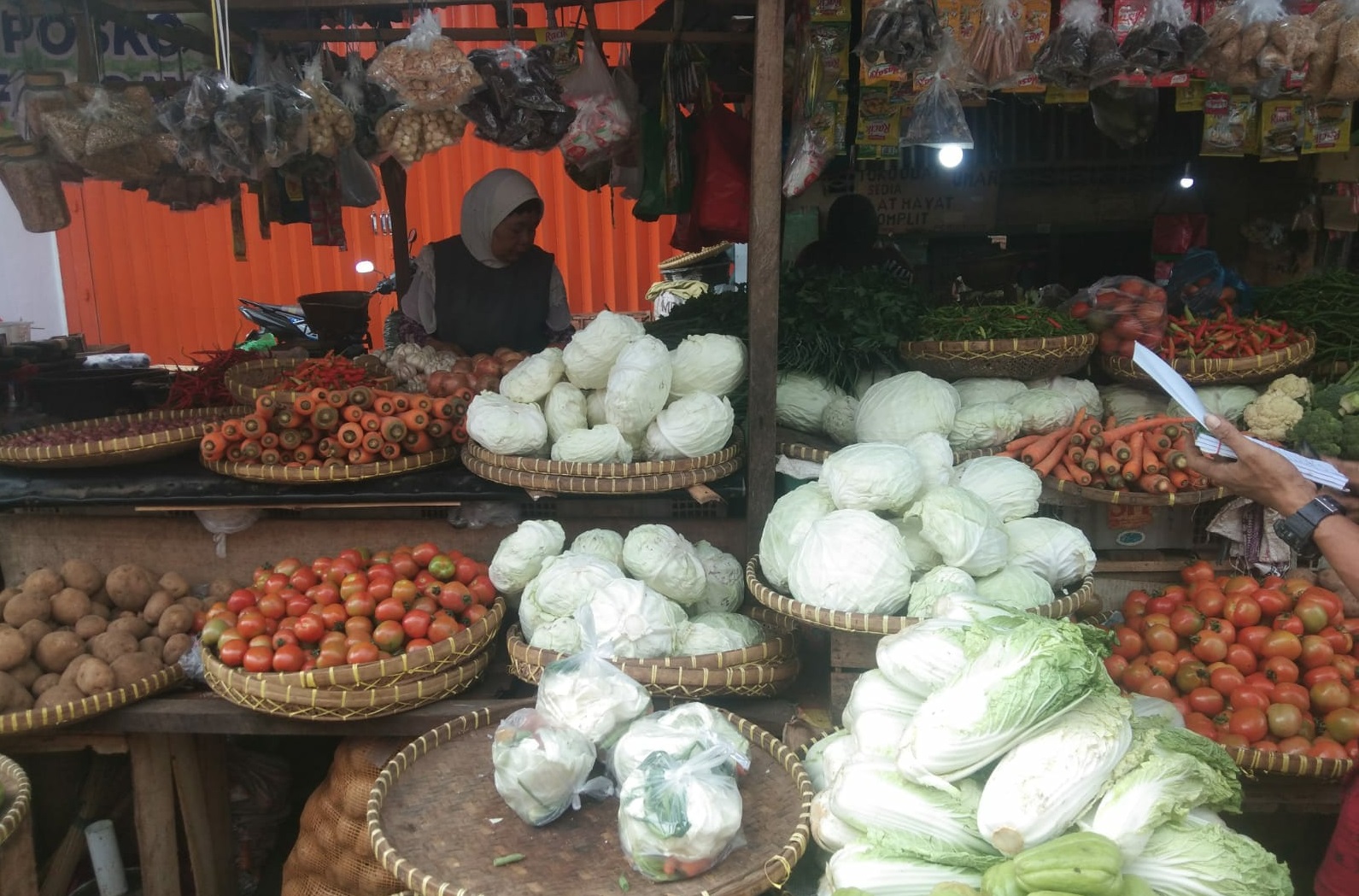 Duh, Harga Cabai dan Sayuran Meroket