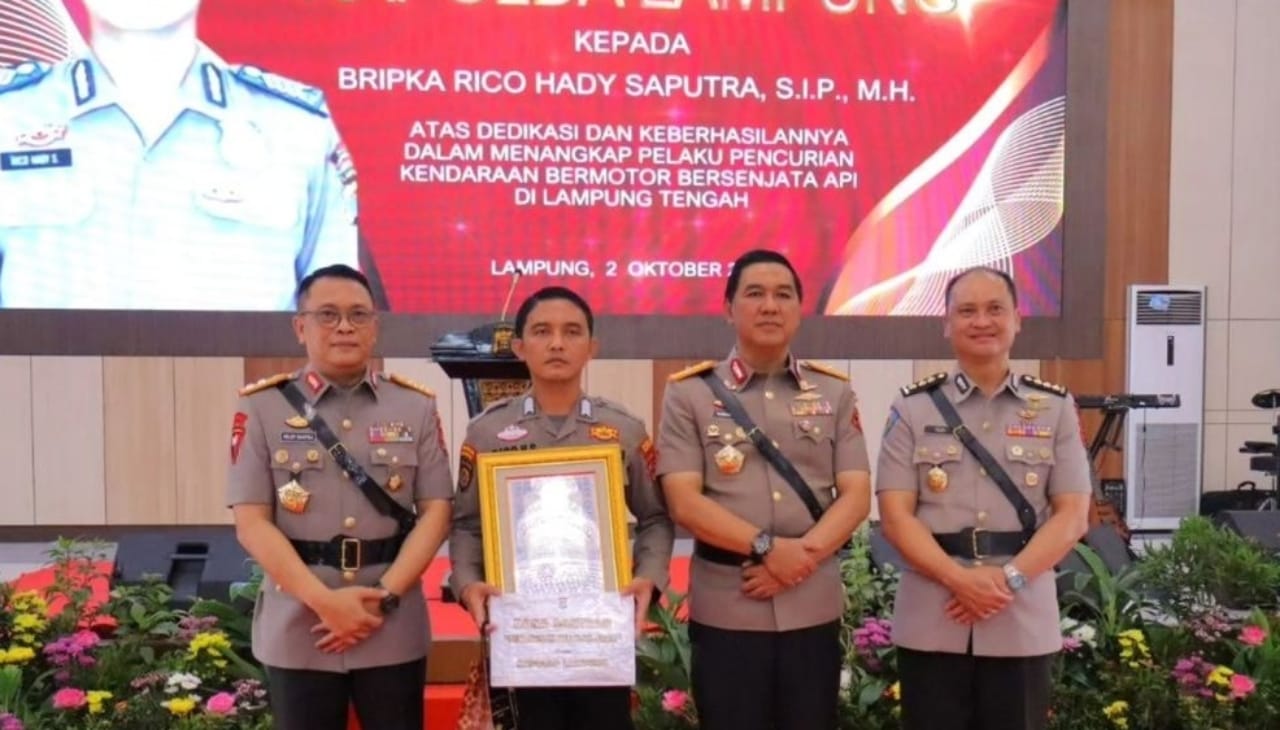 Kapolri Apresiasi Polisi Lampung yang Viral, Bripka Rico Dapat Hadiah Sekolah Perwira
