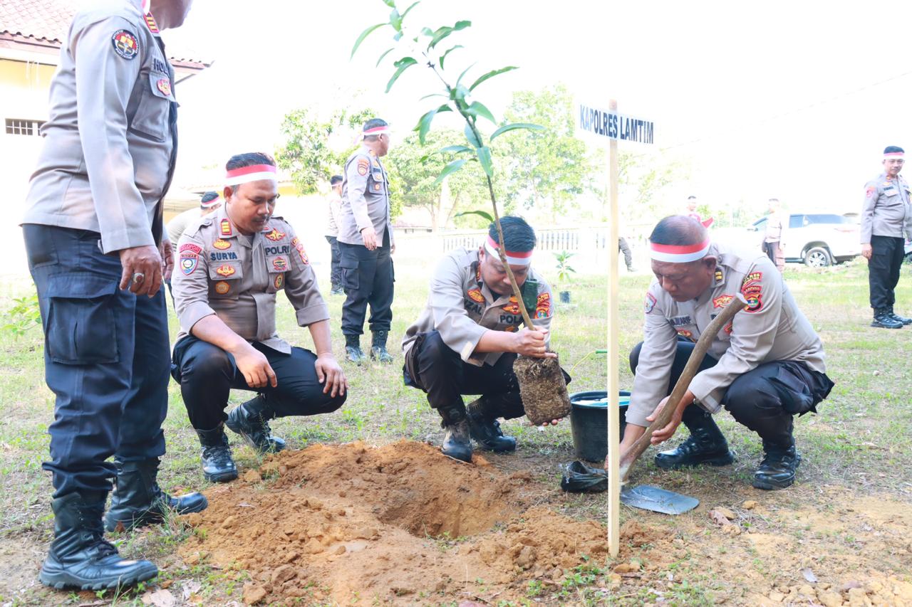 Antisipasi Dampak Perubahan Iklim Global, Polres Lampung Timur Gelar Penghijauan Serentak